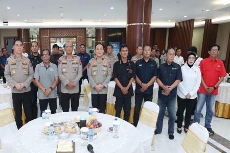 Polda Jatim Gelar Buka Puasa Bersama I