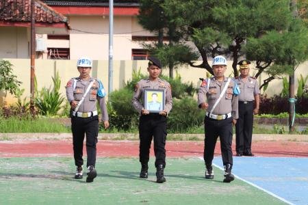 Upacara Penghargaan dan PTDH Polres Su