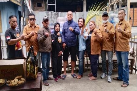 Ramadan di KBB Ratusan Bungkus Takjil 