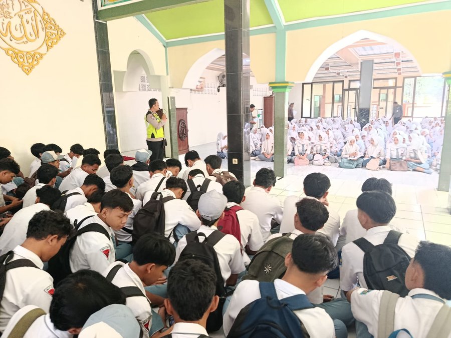 Jelang May Day, Polisi Turun ke Sekolah di Kendal! Siswa Dapat Imbauan Penting 