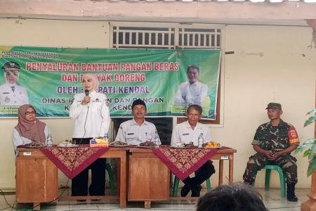 Bupati Kendal Salurkan Bantuan