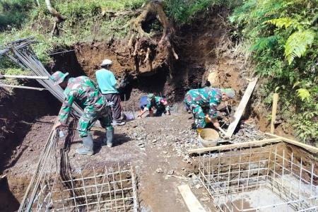 Pengecoran Pondasi Jembatan Garuda di 