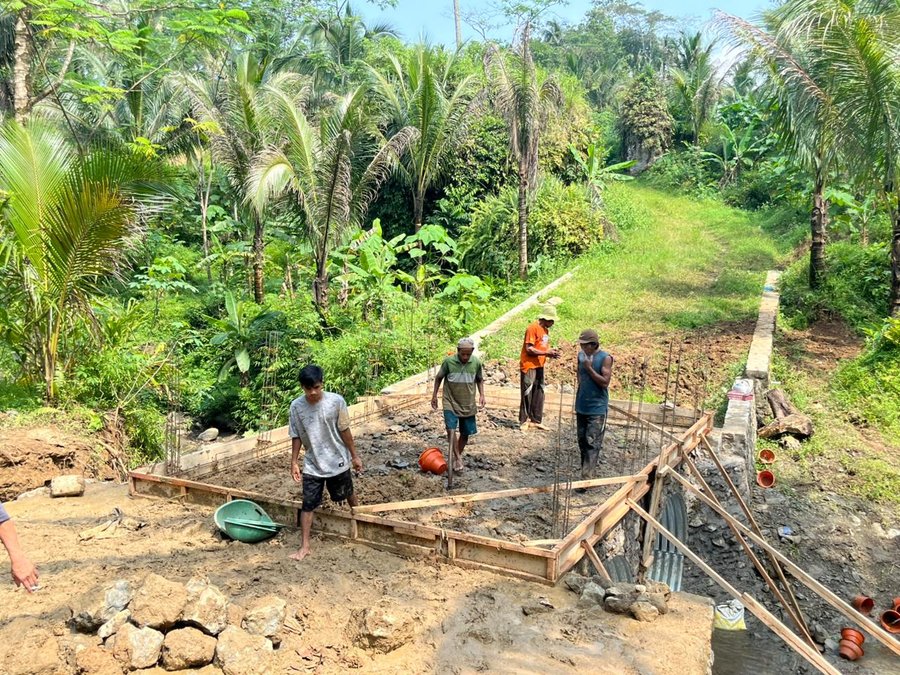 Guyub di Jembatan Garuda: Saat Gotong Royong Menyatukan Harapan Dua Desa