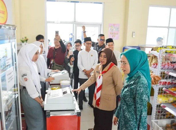 Ketua TP PKK Banten Hadir di SMKN 1 Rangkasbitung, Siswa Diberi Motivasi Raih Cita-cita