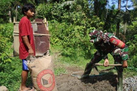 Satu Adukan Dua Peran TNI dan Warga Me
