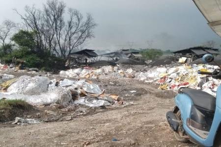 ASAP TEBAL DIDUGA DARI PELEBURAN A