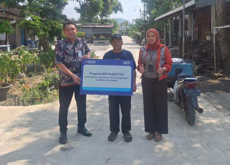 BRI Kendal Wujudkan Harapan Warga, Akses Jalan di Manggungsari Kini Lebih Aman dan Nyaman