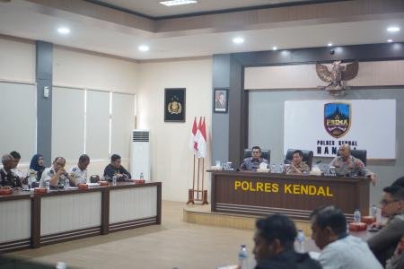 Kendal Nggebal Pemkab dan Fork