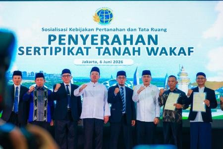 Kanwil BPN Provinsi Banten Serahkan 251 Sertipikat Wakaf pada 4 Th ICO