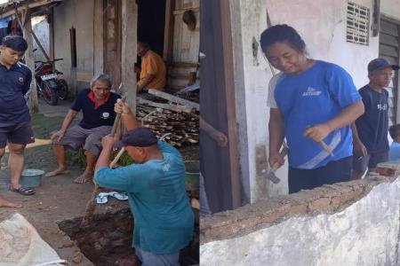 Warga Bebengan Gotong Royong P