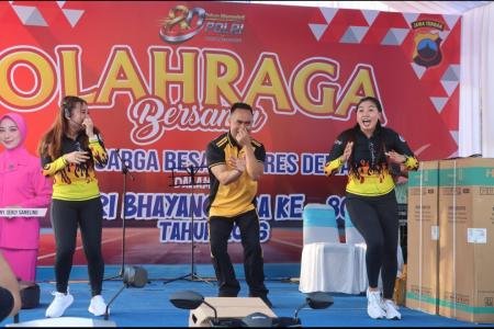 Kebersamaan Polri dan Warga Wa
