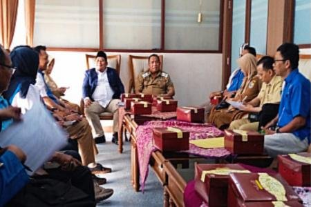 KETUA DPRD DEMAK BERSAMA FORUM UMK