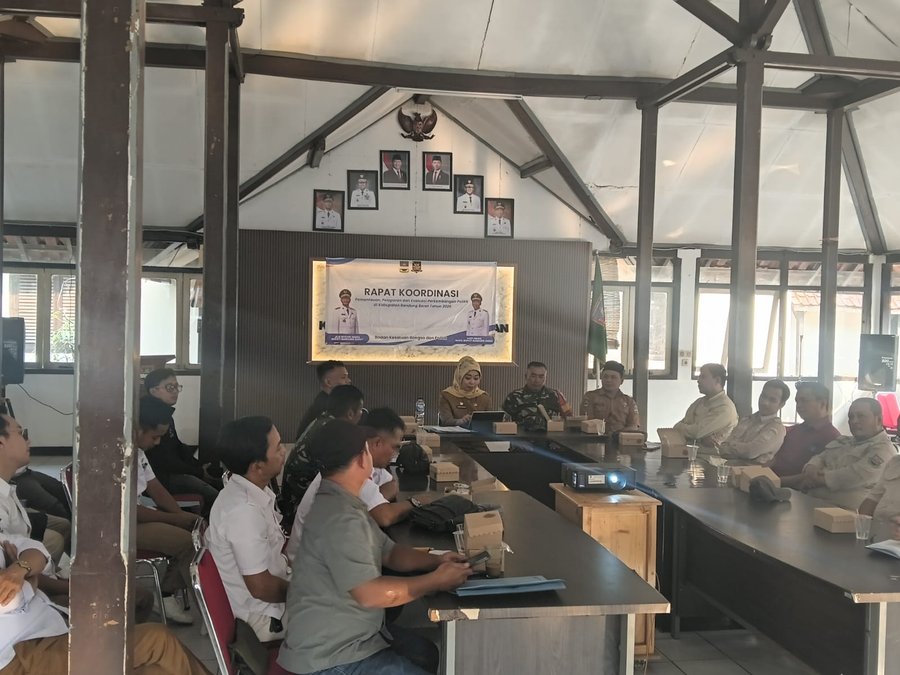 Rapat Koordinasi Kesbangpll Kbb Bersama kecamatan cikalong Wetan dan  Cipeudeuy Terkait ber Politik 