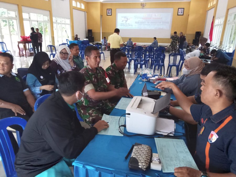 Anggota Kodim 0702-Purbalingga Donor Darah Peringati Hari Bakti TNI AU ke-79