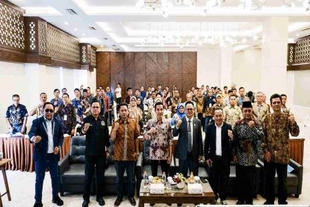 WABUP KENDAL BUKA DIKLAT PARALEGAL ANG