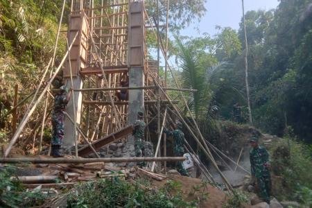 PEMBANGUNAN PONDASI JEMBATAN GARUD