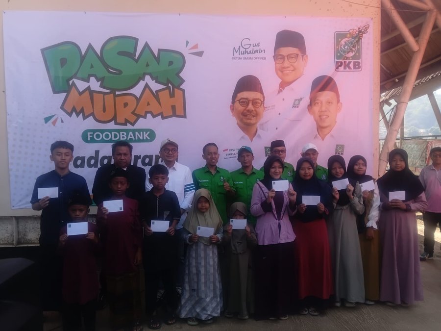PKB Gelar Pasar Murah dan Berbagai Program Peduli Umat di Ciburuy, Ketua DPW Jabar ikut hadir