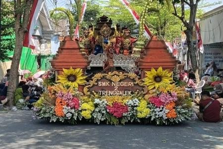 SMKN 2 TRENGAEK MEMUKAU PENONTON D