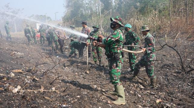 Tim Gabungan Intensifkan Pendinginan Pasca Kebakaran TPA Lama Darupono 