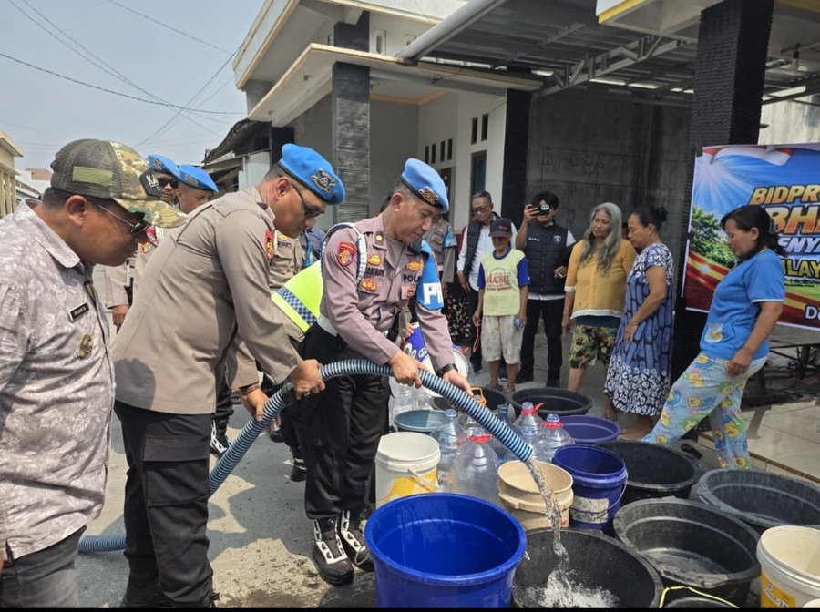 HUT Ke-24 Propam Polri, Bidpropam Polda Jateng Hadirkan Bantuan Air Bersih