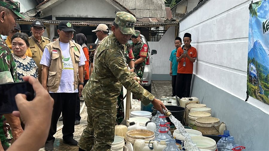 Bakti TNI AD, Kodim 0702-Purbalingga Salurkan Bantuan Air Bersih untuk Warga Candinata