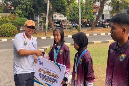 Sabet Emas Lari Sprint di POPD